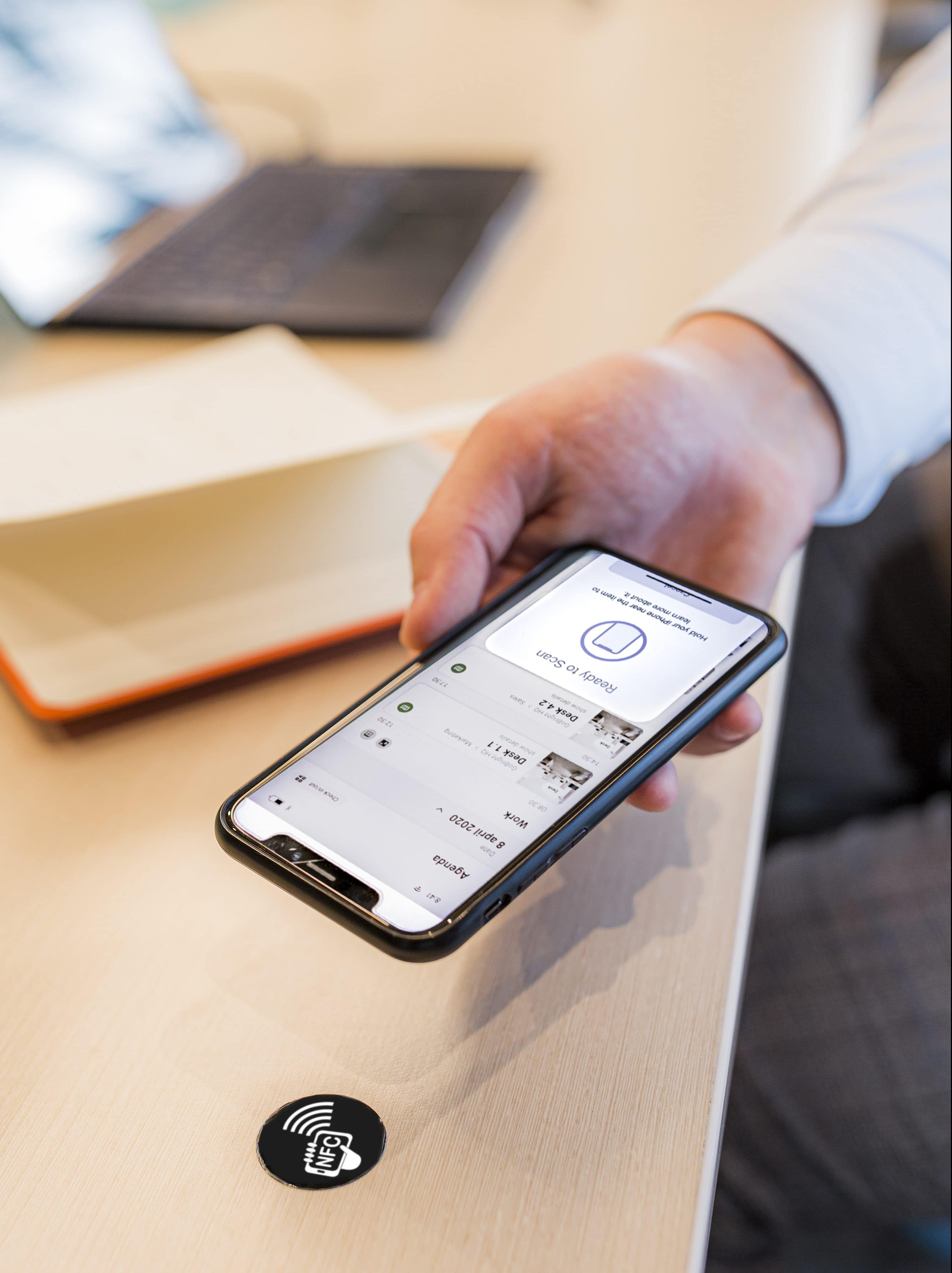GoBright Lavoro - Prenotazione scrivania - adesivo NFC - GoBright App