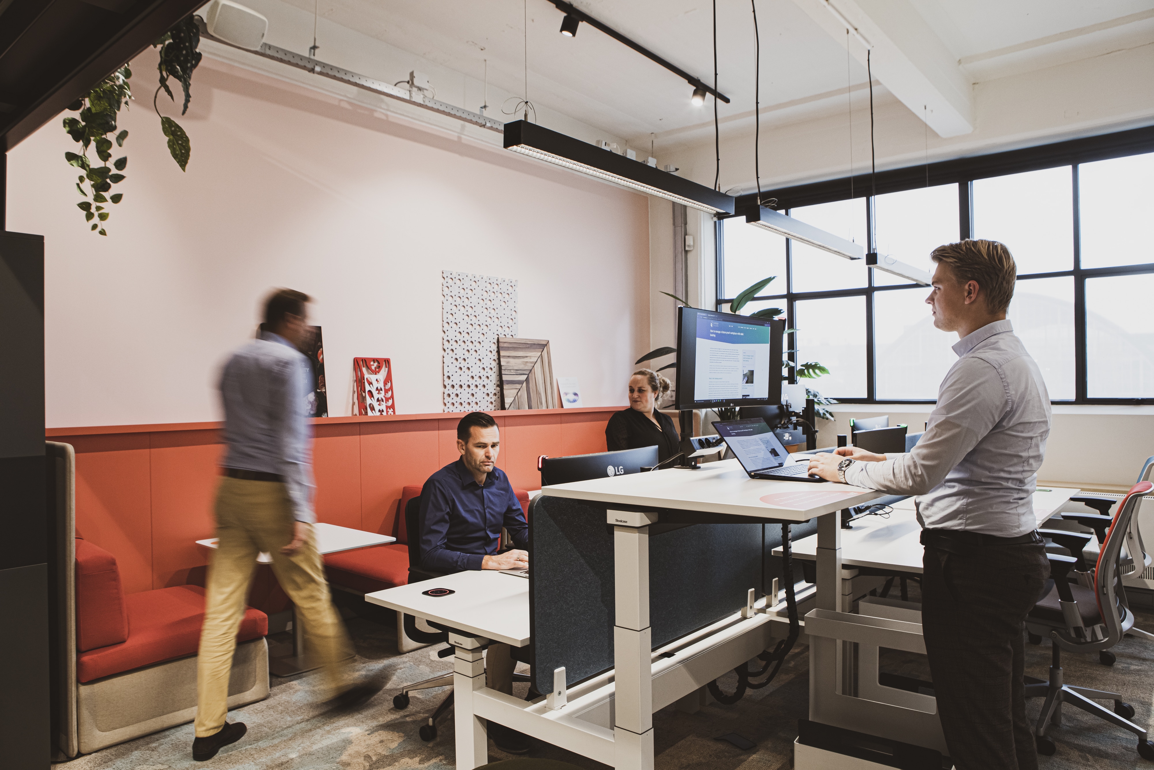 GoBright Smart Office Soluzioni che supportano il lavoro ibrido nel futuro dell'ufficio