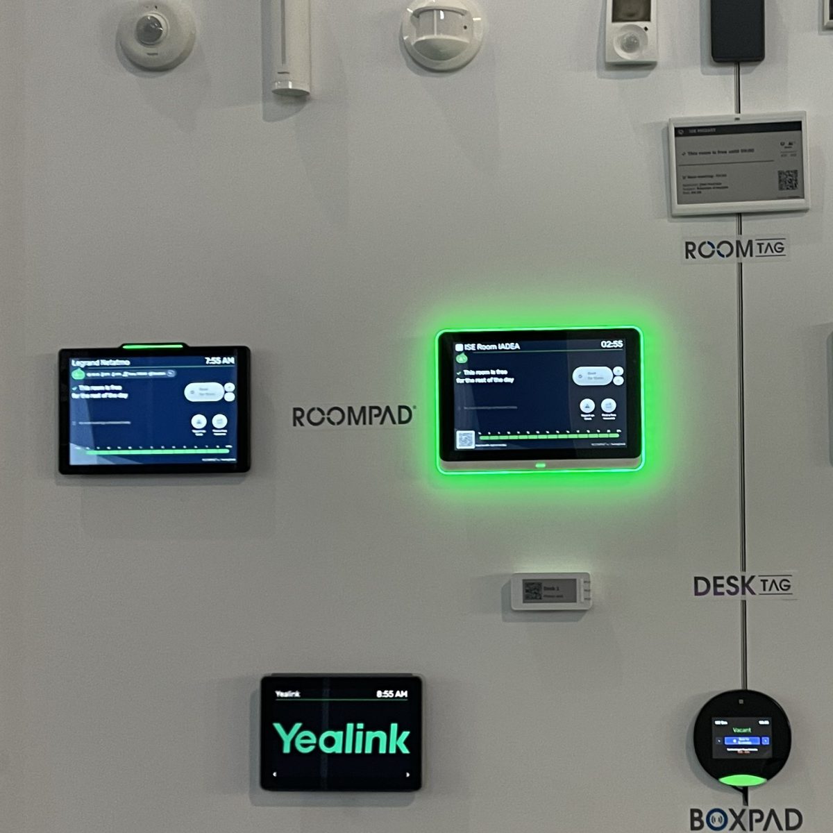 GoBright - Certified Hardware Partner Yealink - Room Booking screen - display
