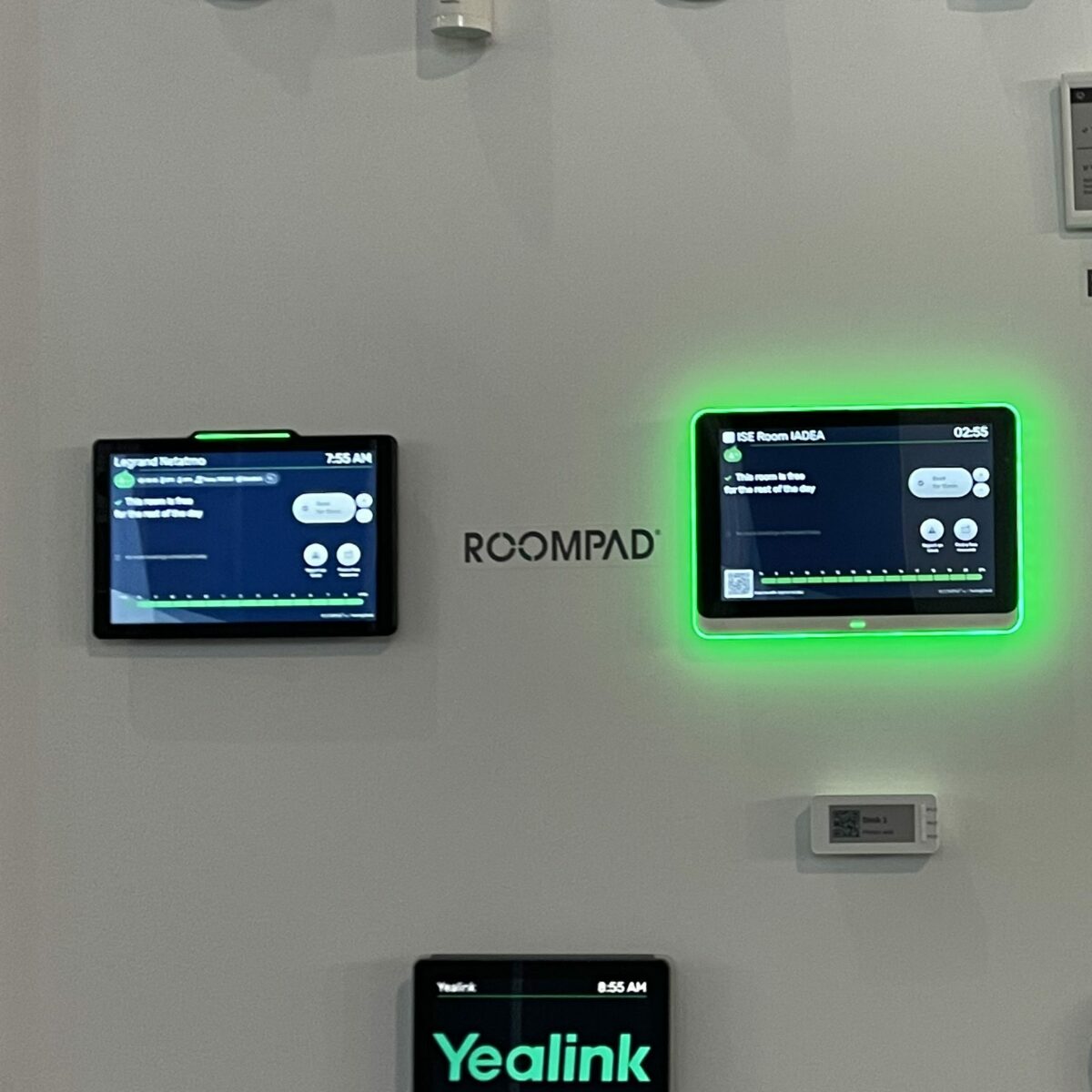GoBright - Certifierad hårdvarupartner Yealink - Rumsbokningsskärm - display