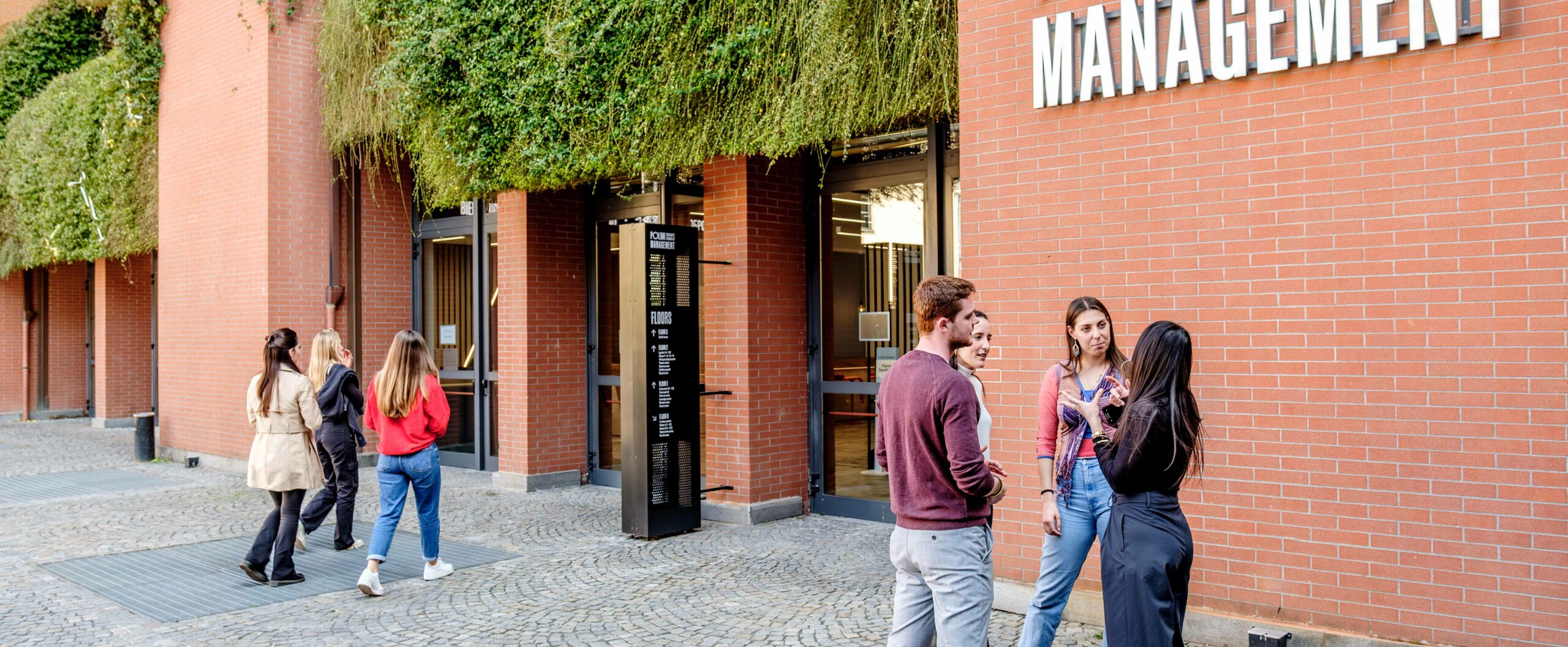 GoBright - Polimi Graduate School of Management - Case Story - Education - Digital Signage and Classroom Booking