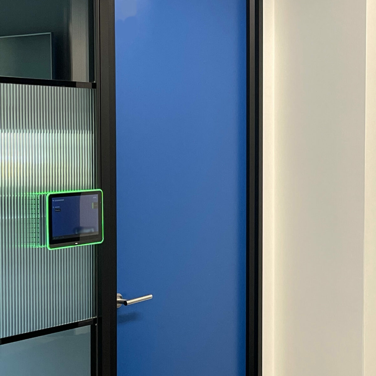 GoBright - Network - Reseller - Rapid Technologies - Look and Feel Room Booking Panels