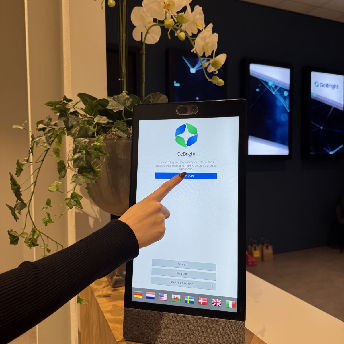 GoBright - Network - Audiovisual Partners - Neat - Visitor Management on Neat Frame