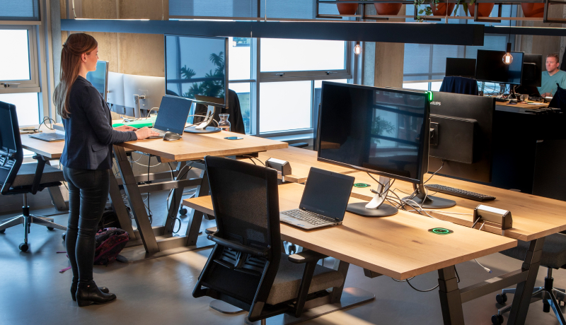 GoBright - Smart Workplace trends for 2025 - Bright People make Smart Workplaces