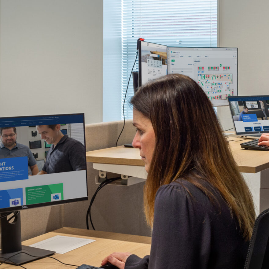 GoBright - resource - What is Hot desking and how you can implement it successfully? - GoBright Desk Booking